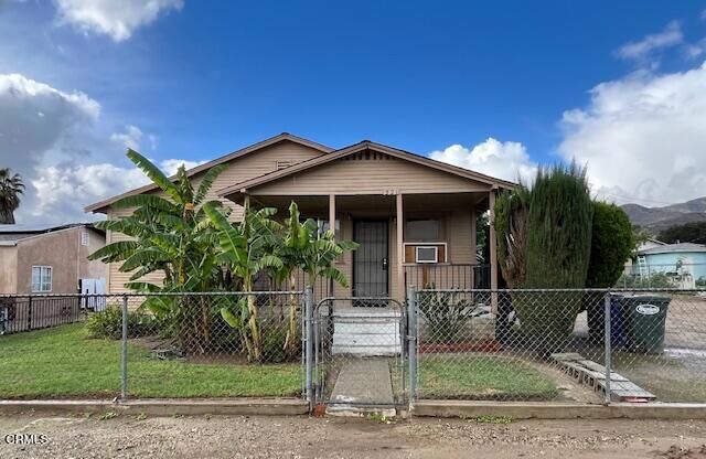 Property Photo:  521 Temescal Street  CA 93040 