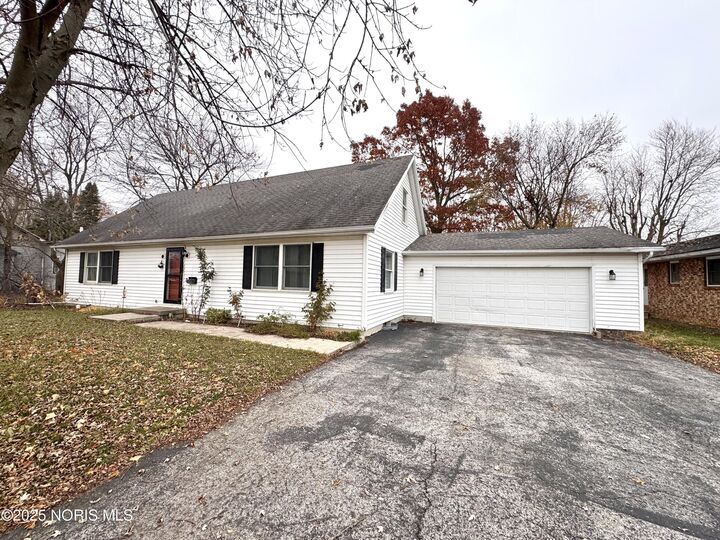 Property Photo:  1005 Broad Avenue  OH 45840 