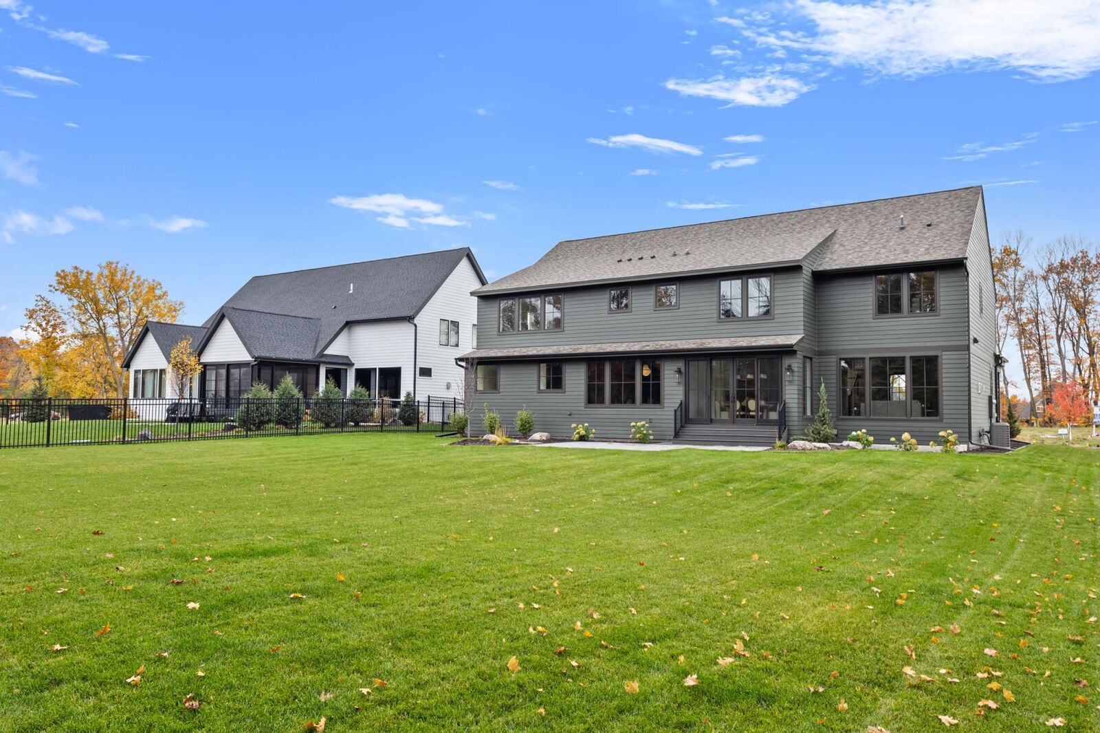 Property Photo:  734 Shawnee Woods Road  MN 55340 