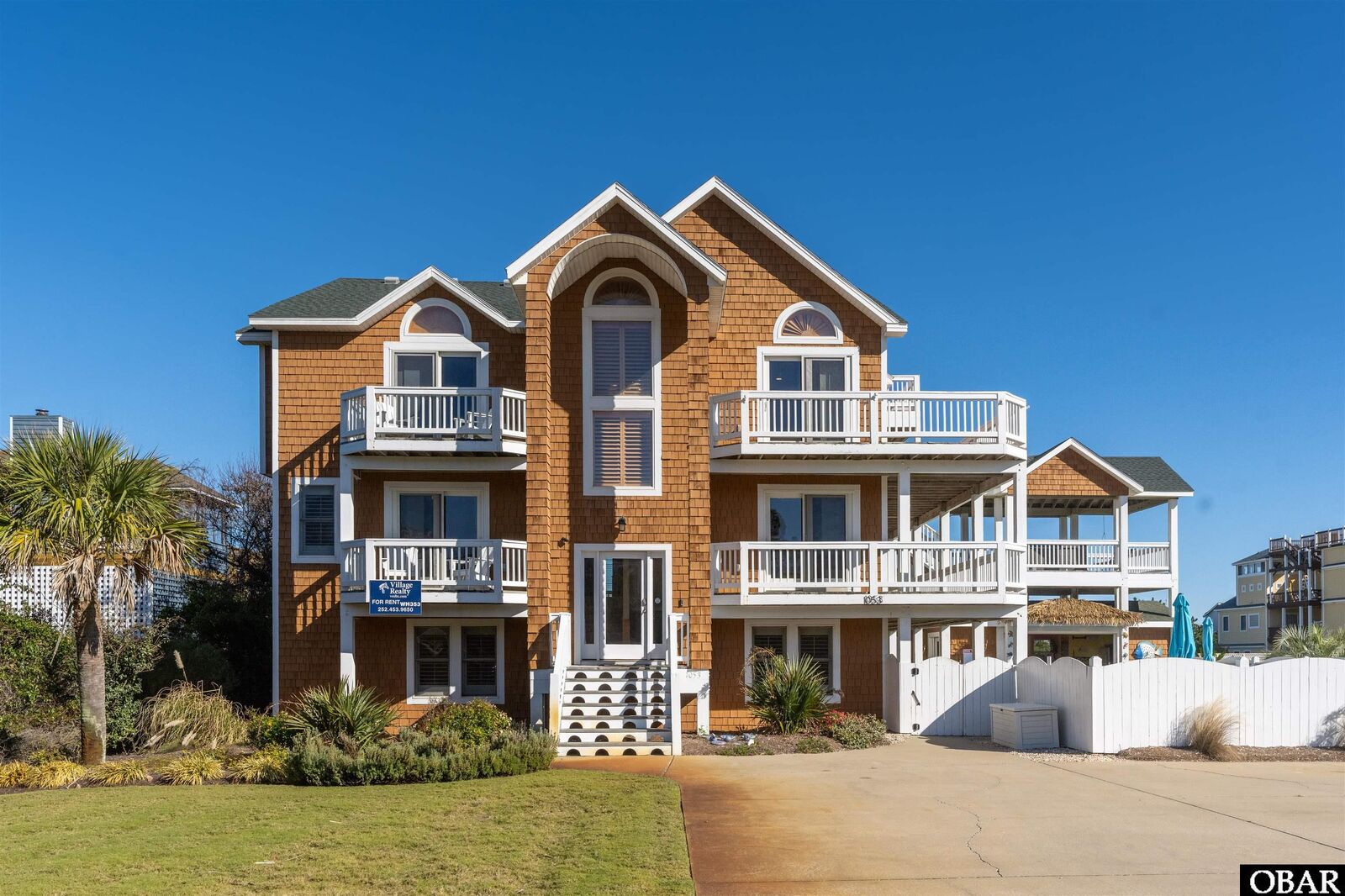 Property Photo: 1053 Whalehead Drive NC 27927