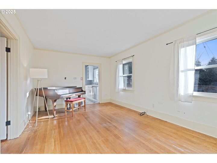 Property Photo:  7906 N Wall Ave  OR 97203 