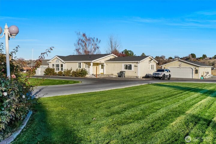 Property Photo:  4687  Covey Lane  WA 98837 