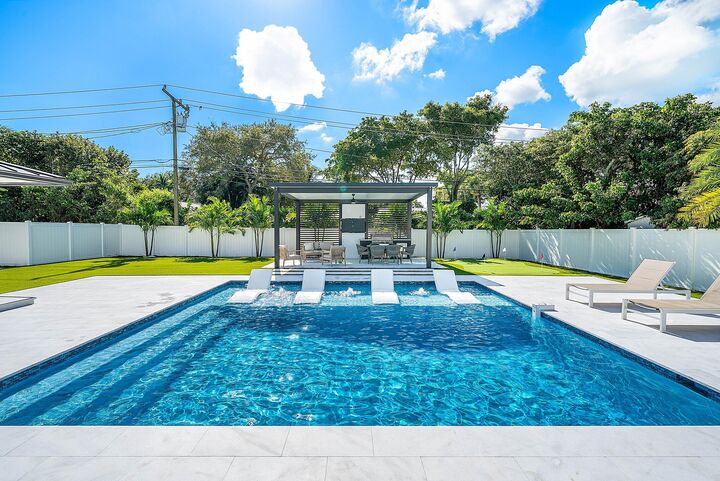 Property Photo: 1120 SW 16th Street FL 33486