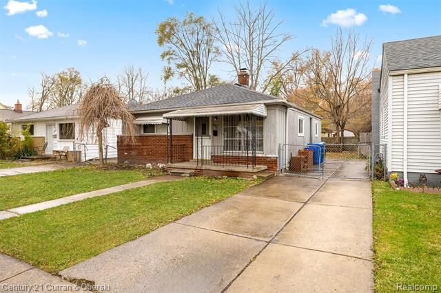 Property Photo:  4924 Pelham Street  MI 48125 