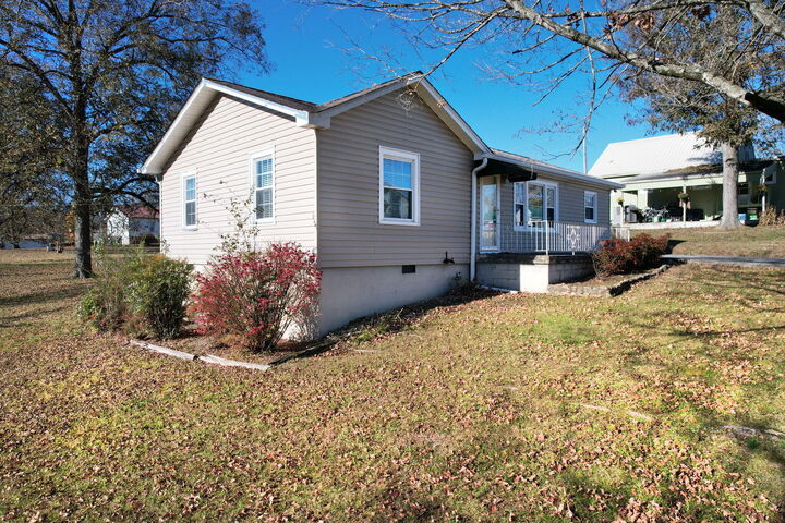 Property Photo:  600 Indiana Avenue  TN 37331 