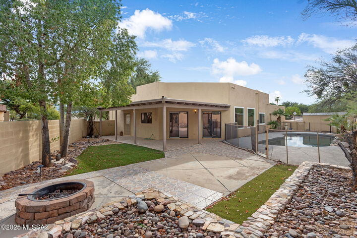 Property Photo:  1571 N Saddleback Avenue  AZ 85715 
