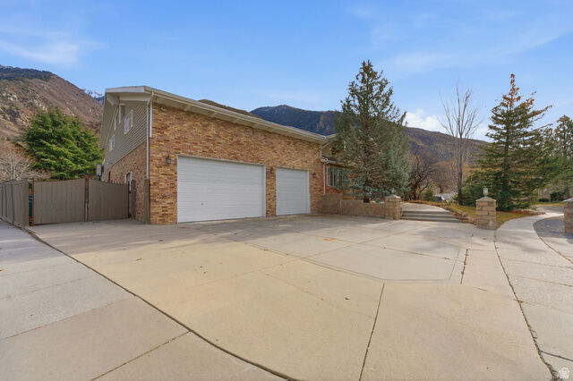 Property Photo: 11551 S Woodhampton Dr 2 UT 84092