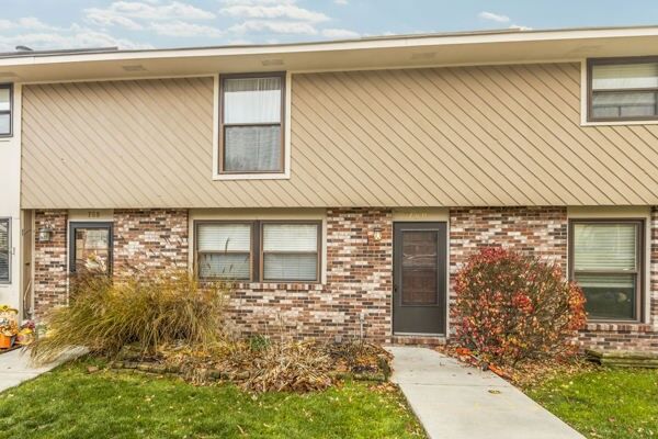 Property Photo:  760 Wheatland Cir  PA 15017 