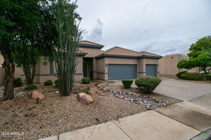 Property Photo:  14539 W Hillside Street  AZ 85395 