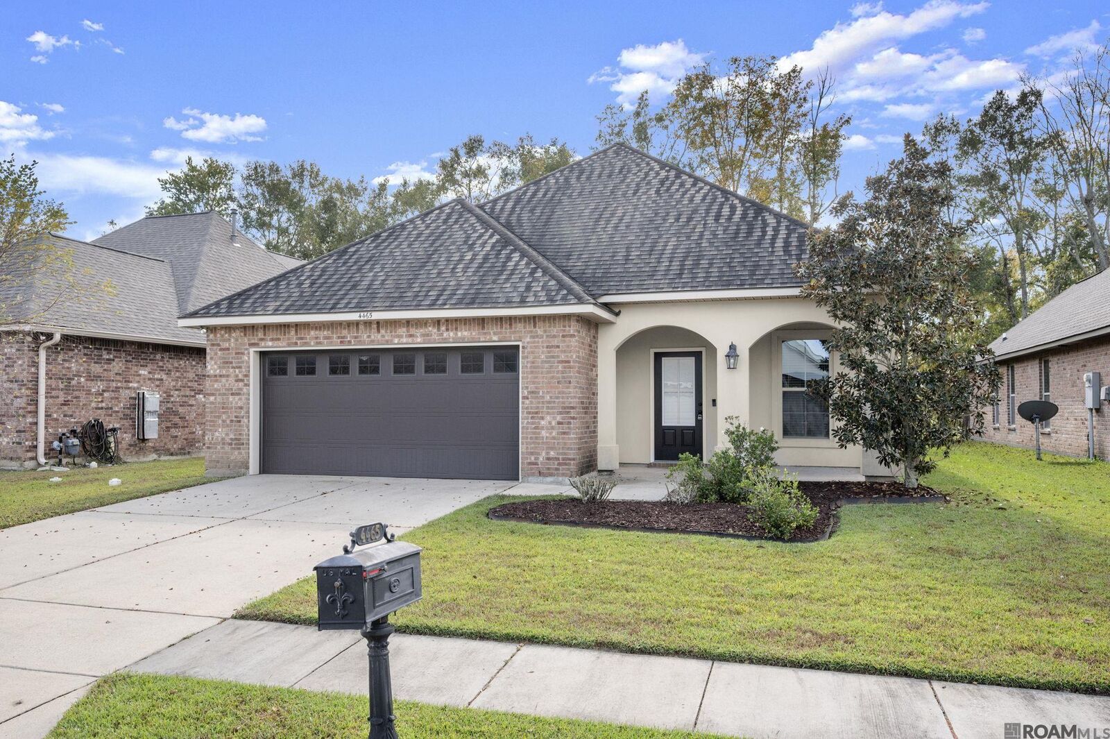 Property Photo: 4465 Belle Vue Dr LA 70710