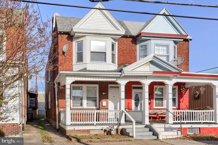 Property Photo:  652 Seneca Street  PA 17110 