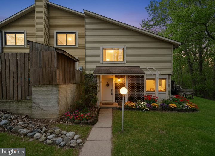 Property Photo: 5602 Summer Oak Way VA 22015