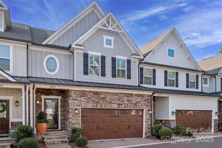 Property Photo: 5812 Barrowlands Court NC 28210