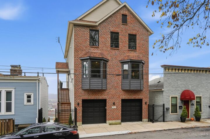 1825 Walker Street  Cincinnati OH 45202 photo