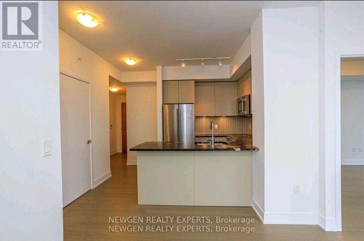 Property Photo:  30 Shore Breeze Drive 5005  ON M8V 1J0 