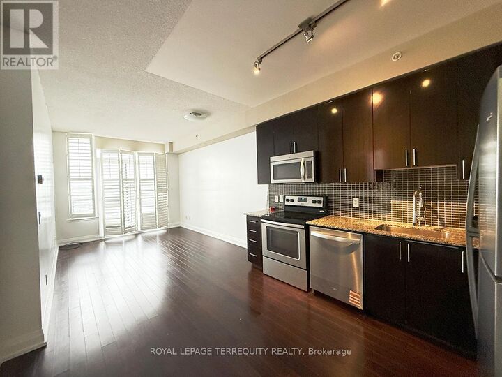 Property Photo:  75 North Park Road Lph209  ON L4J 0H8 