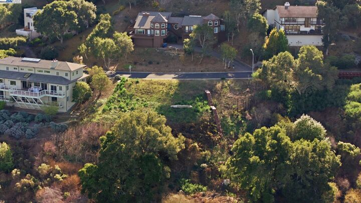 Property Photo: 8421 Wildcat Dr CA 94530