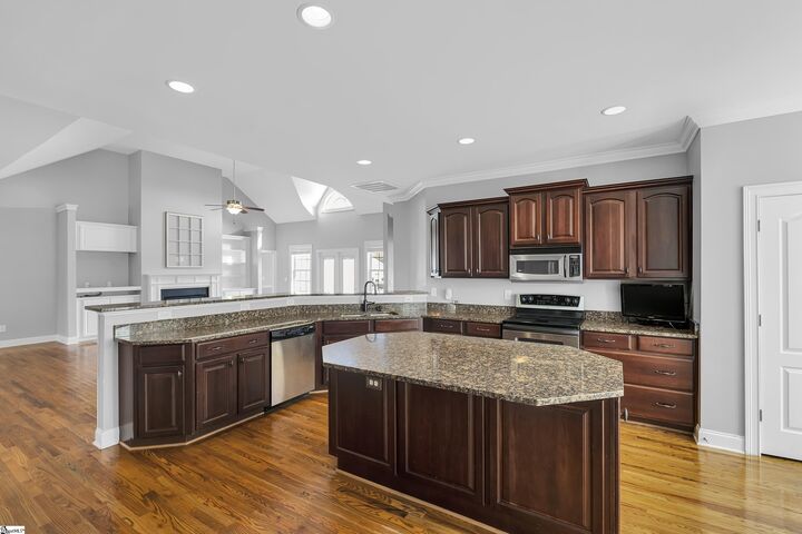 Property Photo: 718 Dills Farm Way SC 29651