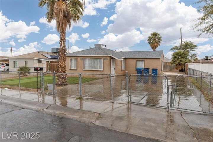 Property Photo:  517 Lillis Avenue  NV 89030 