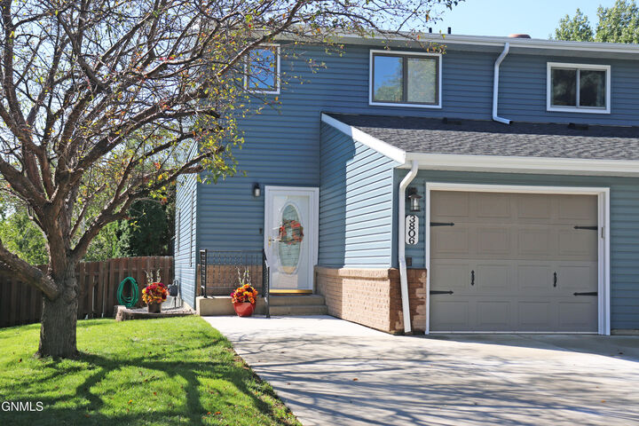 3806 Montreal Street N  Bismarck ND 58503 photo