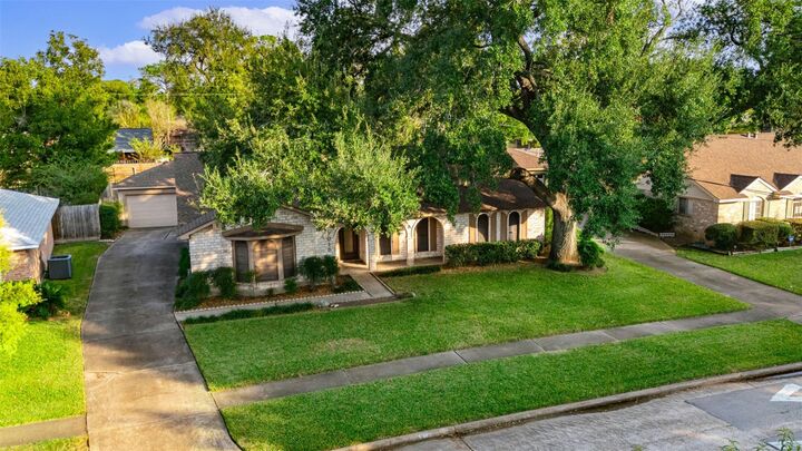 Property Photo: 7015 Lacy Hill Drive TX 77036
