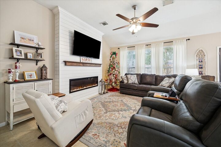 Property Photo: 14038 Spring Mountain Lane TX 77044