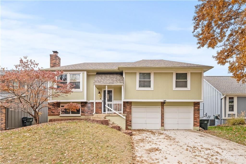 Property Photo:  16224 W 125 Terrace  KS 66062 