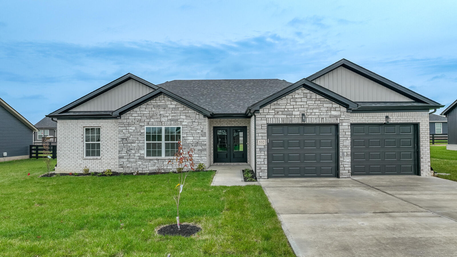 Property Photo:  532 Chickasaw Drive  KY 40475 