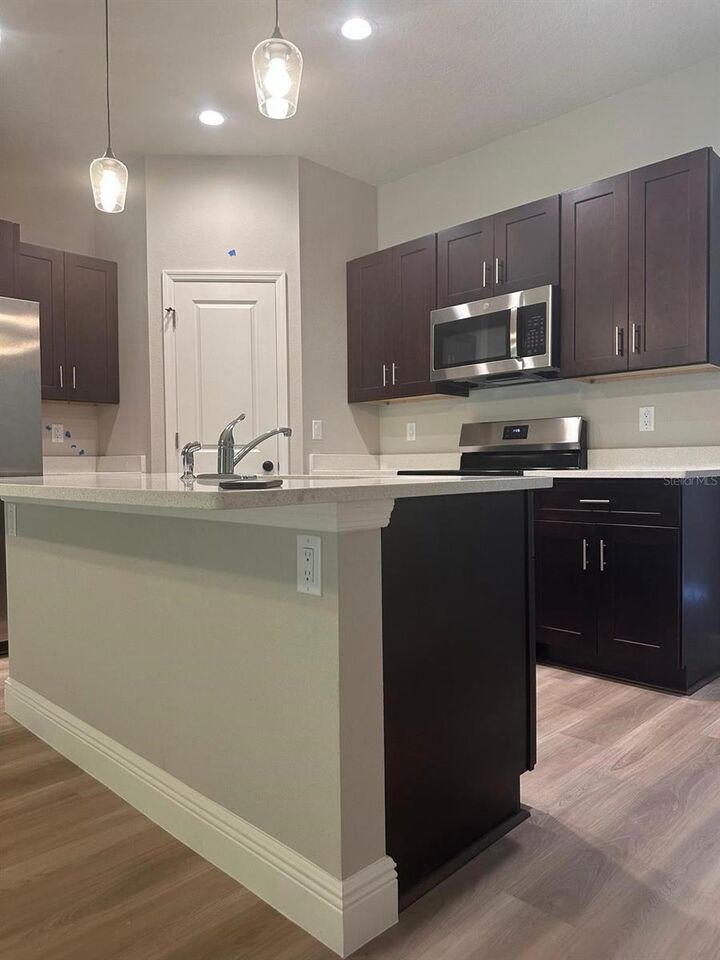 Property Photo:  1575 S Montgomery Street  FL 32720 