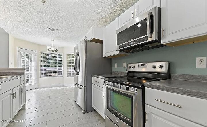 Property Photo: 6911 S Pinehurst Drive MS 39564