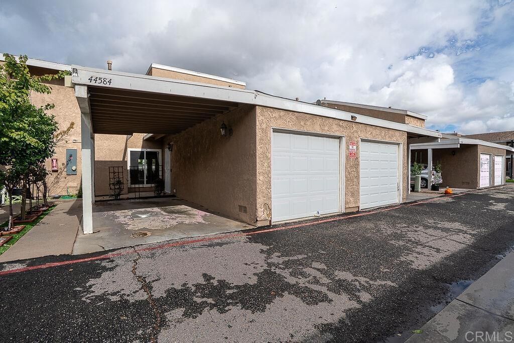 Property Photo:  44584 La Paz Road  CA 92592 