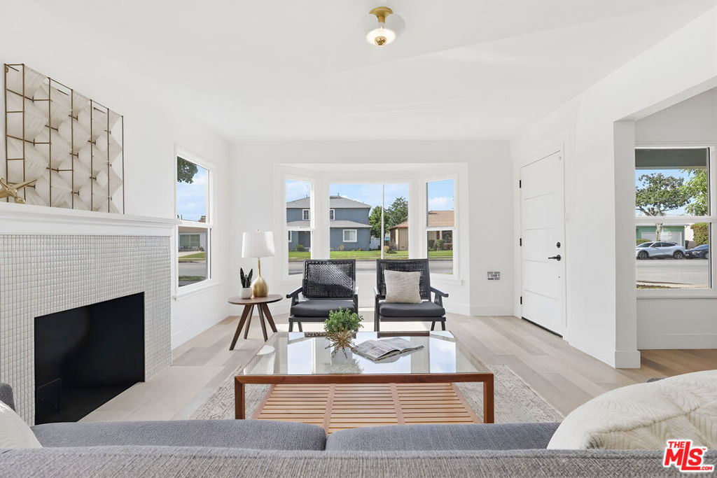 Property Photo: 9402 S Van Ness Avenue CA 90047