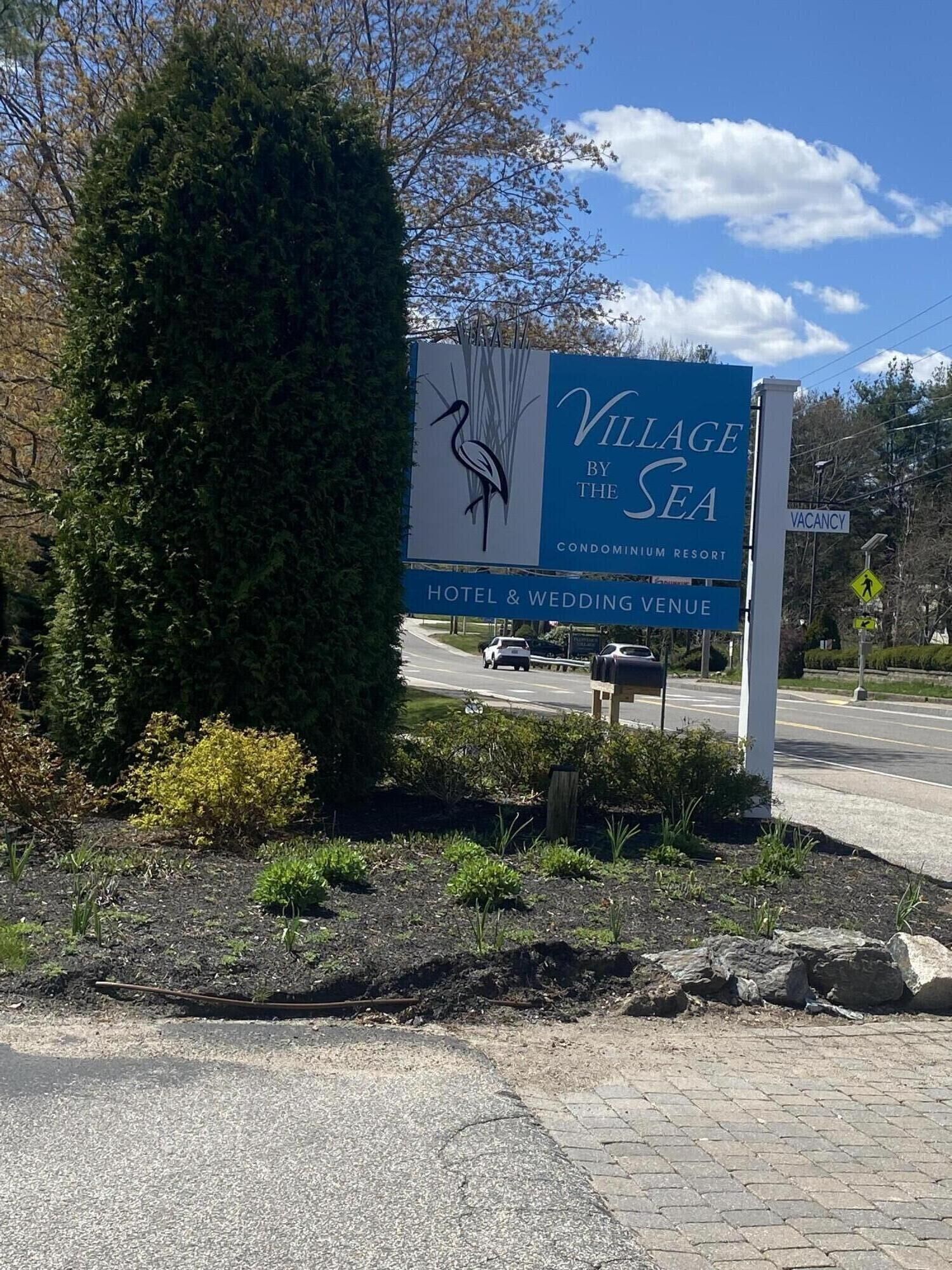 Property Photo:  1373 Post Road 4E  ME 04090 