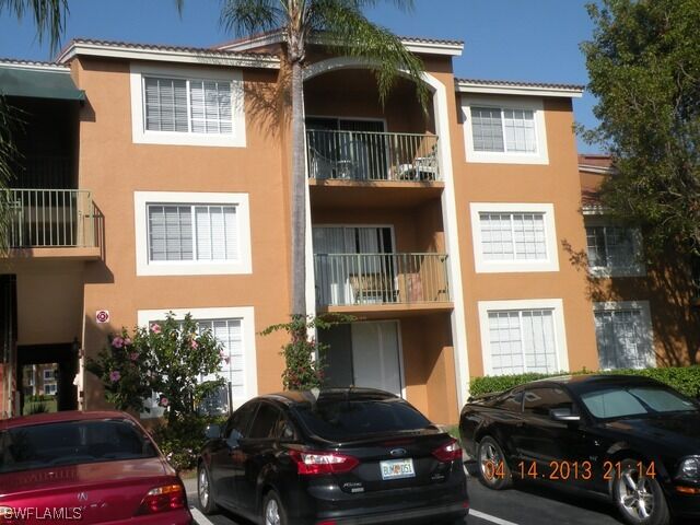 Property Photo:  1185 Wildwood Lakes Boulevard 205  FL 34104-5813 