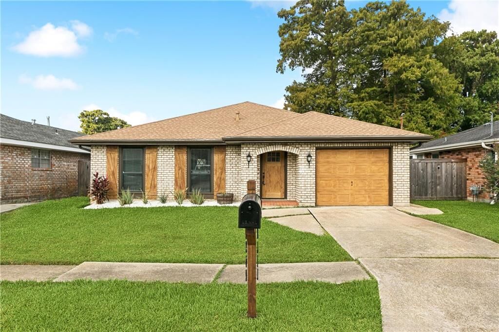 Property Photo: 1624 N Cumberland Street LA 70003