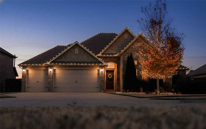 Property Photo: 5805 W Murfield Drive AR 72758