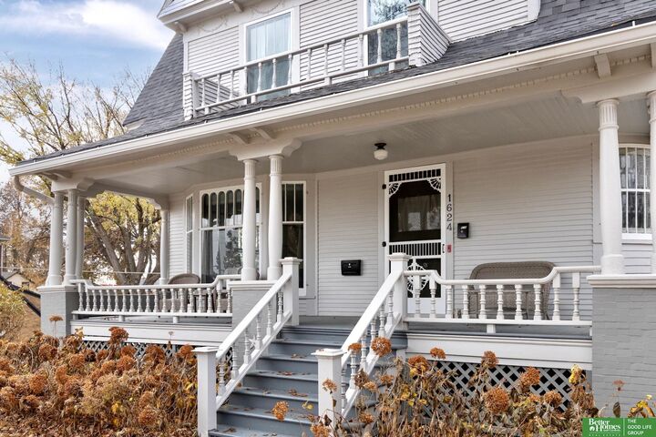 Property Photo:  1624 S 32 Avenue  NE 68105 