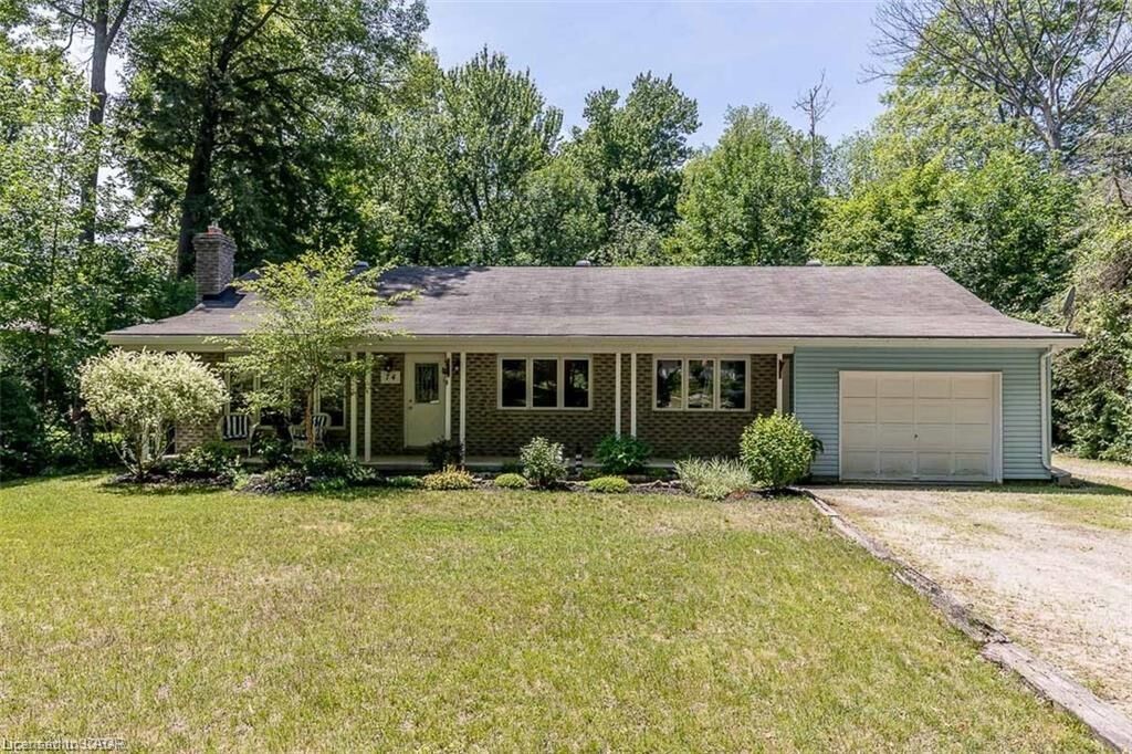 Property Photo: 74 Moreau Parkway ON L9M 0H3