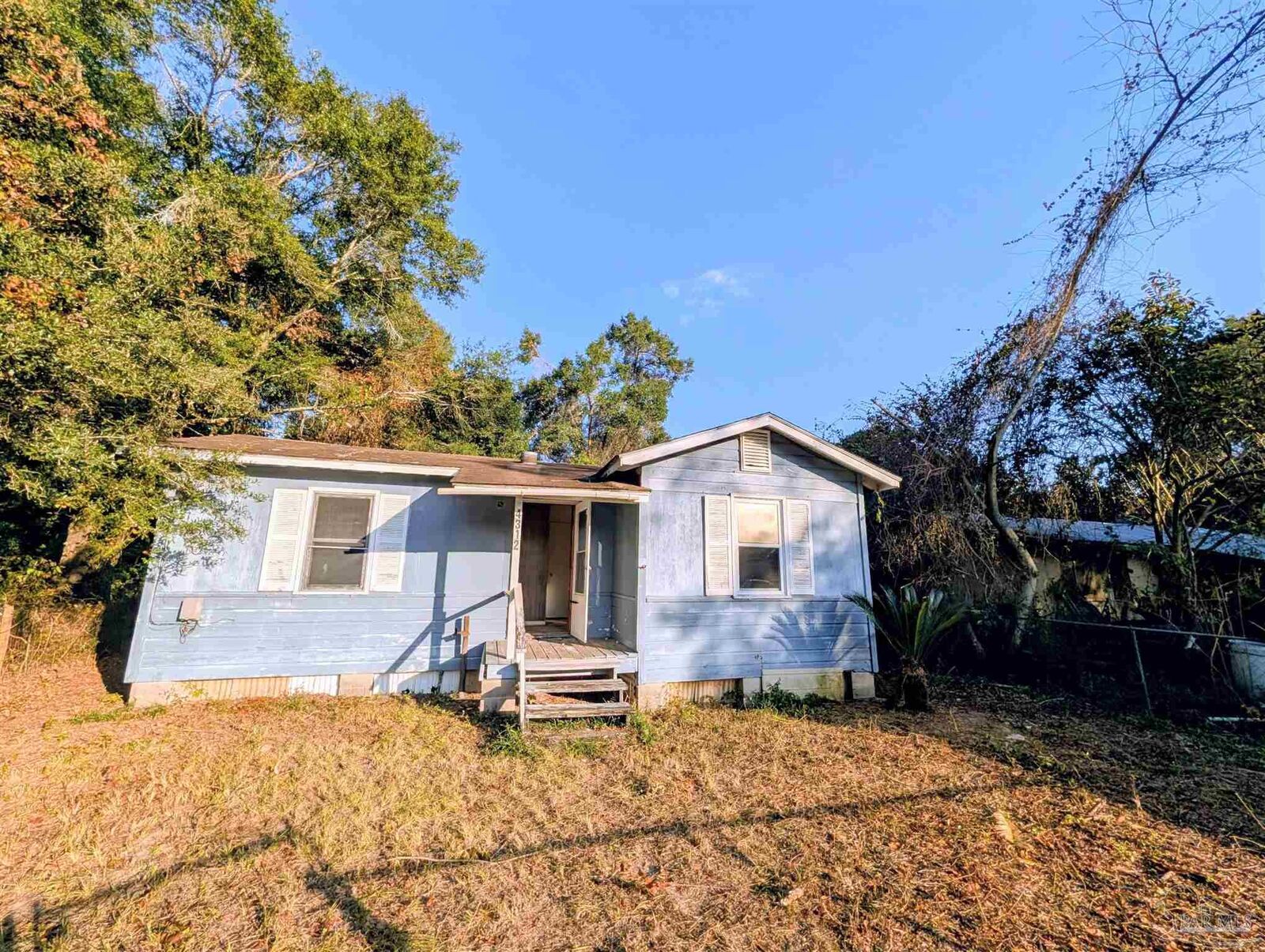 Property Photo: 4312 Melton Rd FL 32583