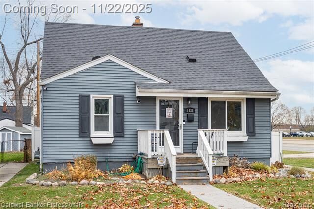 Property Photo: 1621 Whitcomb Avenue MI 48073