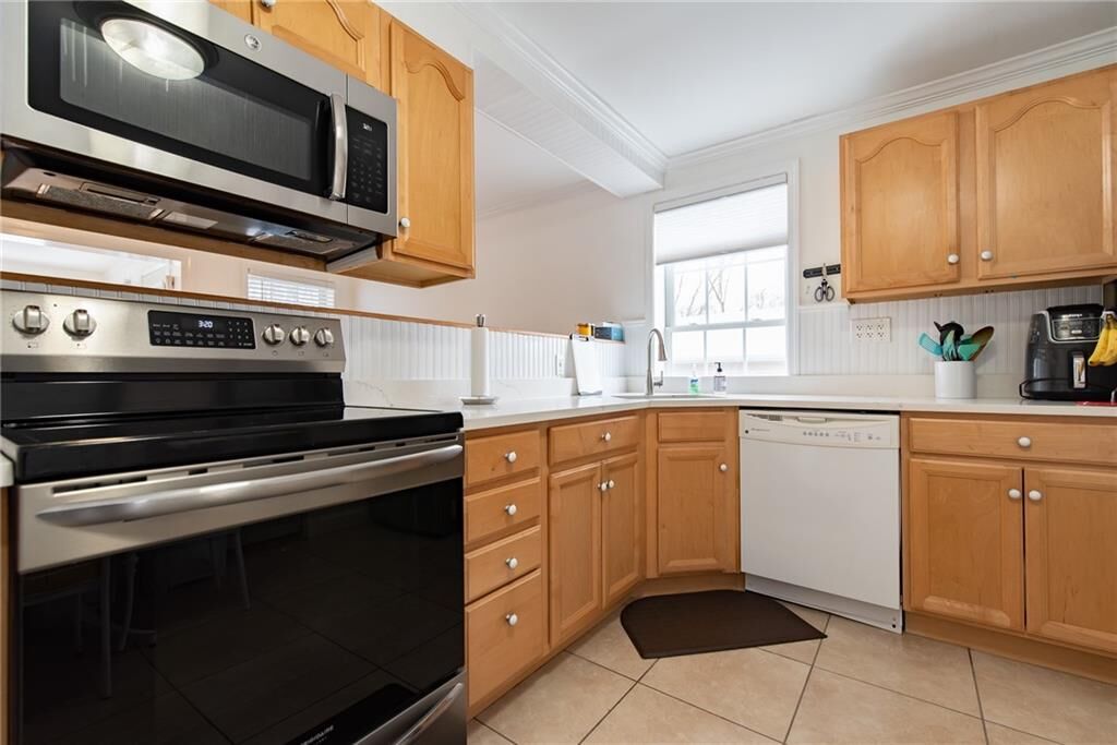 Property Photo:  95 Rowley Street  RI 02908 