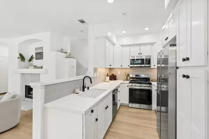 Property Photo:  6417 Terraza Portico  CA 92009 