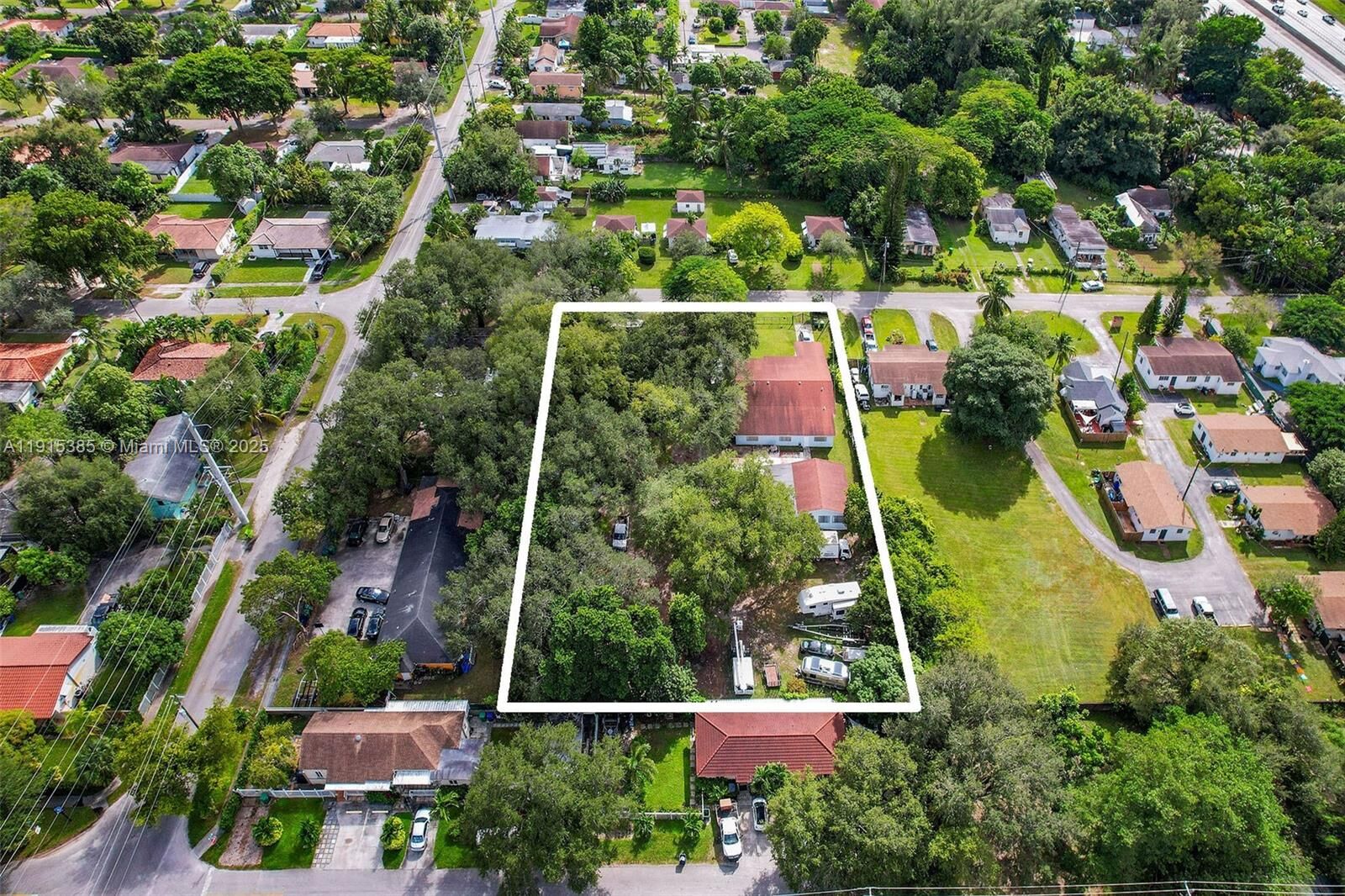 Property Photo:  535 NW 90 St  FL 33150 
