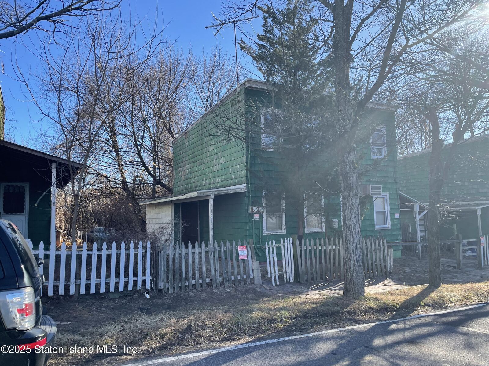 Property Photo:  83 Kreischer Street  NY 10309 