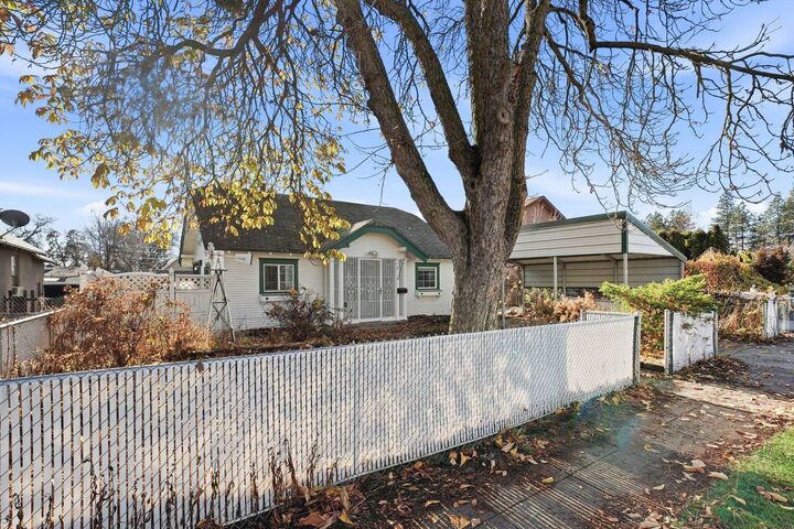 Property Photo: 38 E Lacrosse Ave WA 99207