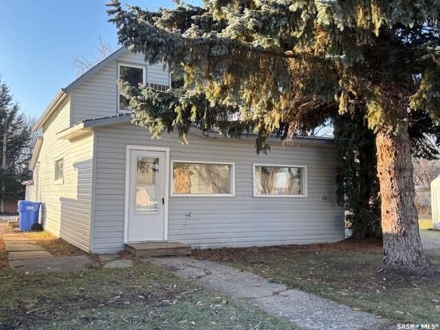 Property Photo: 134 2nd Avenue W SK S0A 0L0