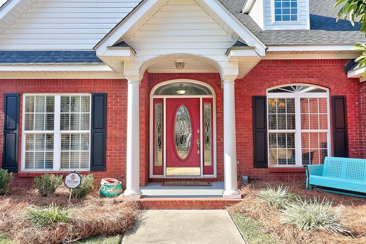 Property Photo:  702 Edinburgh Way  AL 36305 