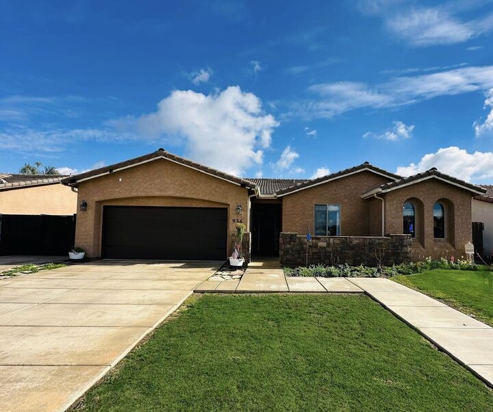 936 N Red Oak Street  Porterville CA 93257 photo