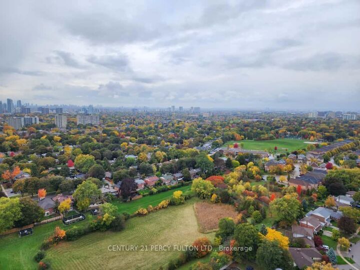 Property Photo:  3260 Sheppard Avenue E 2402  ON M1T 0B5 