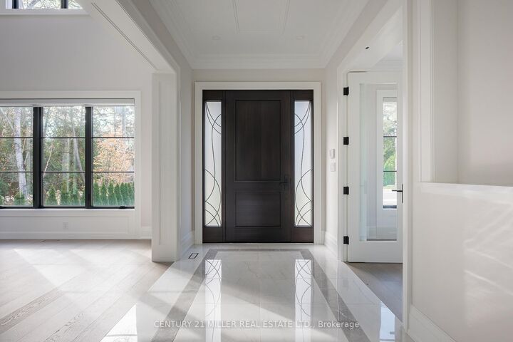 Property Photo: 481 Chartwell Road ON L6J 4A6